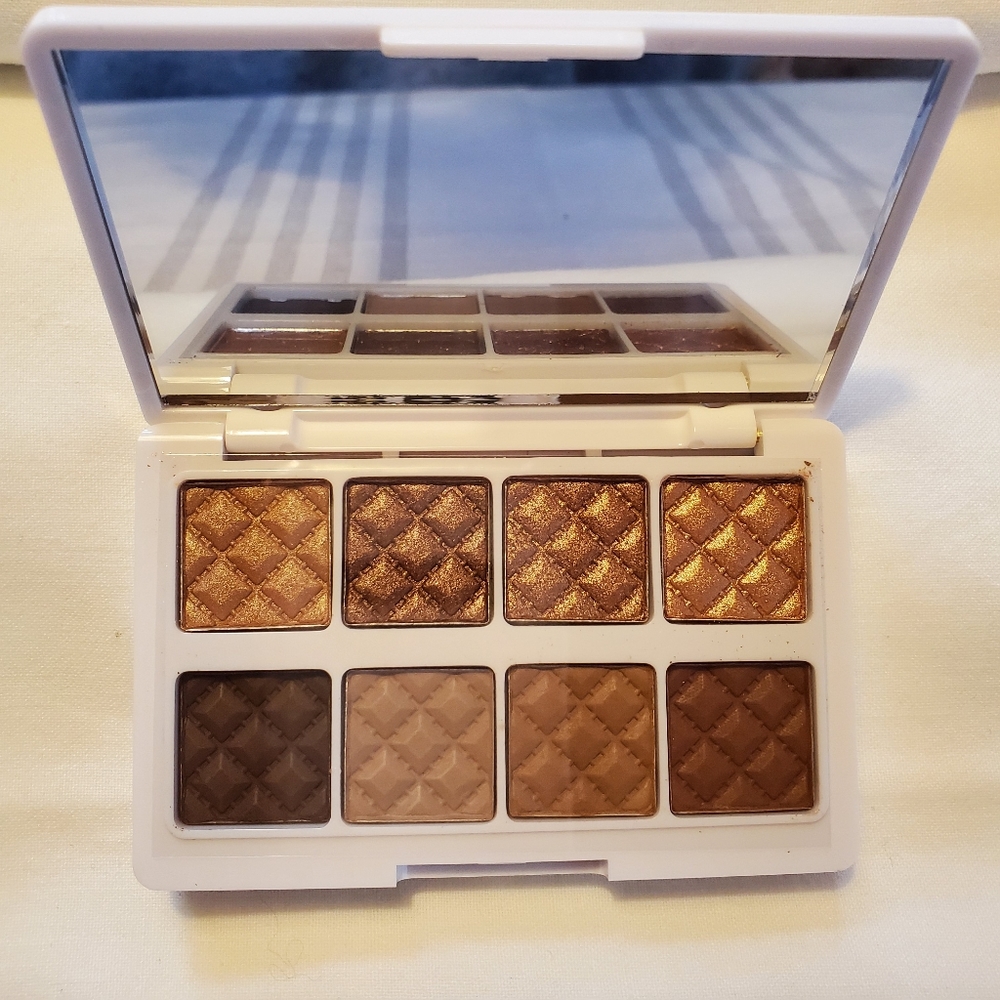 New Eyeshadow Pallette Neutrals & Golds